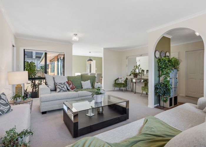  at 9 Cottesmore Place, Huntington Park, Manukau City, Auckland