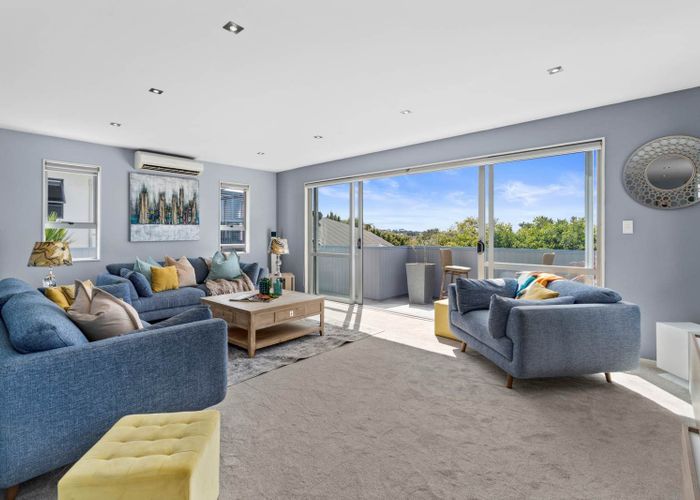  at 589D East Coast Road, Browns Bay, North Shore City, Auckland