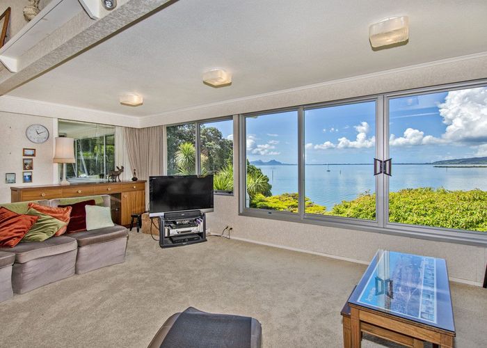  at 182 Beach Road, Onerahi, Whangārei