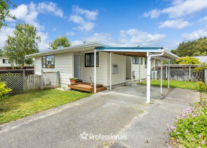  at 2/6 Gemstone Drive, Birchville, Upper Hutt