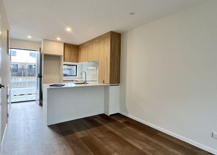  at 8/476 West Coast Road, Glen Eden, Waitakere City, Auckland