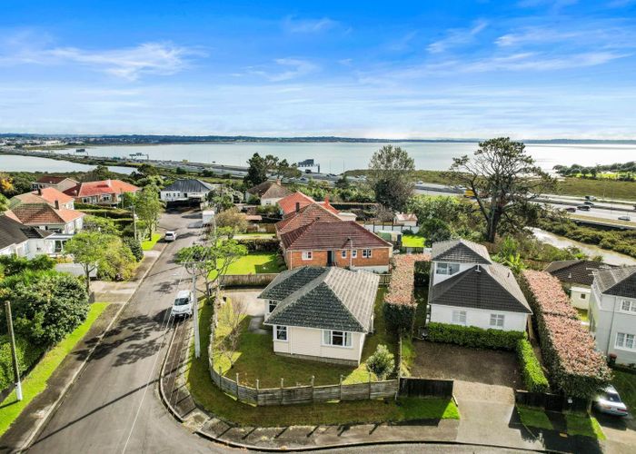  at 3 Hemington Street, Waterview, Auckland