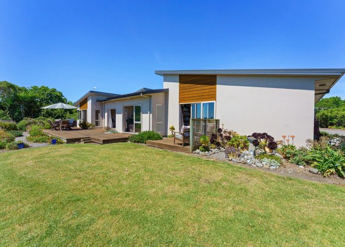  at 52 Harakeke Road, Te Horo