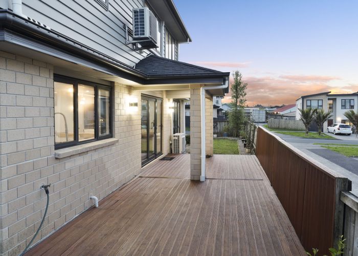  at 22 Millcroft Lane, Ranui, Auckland