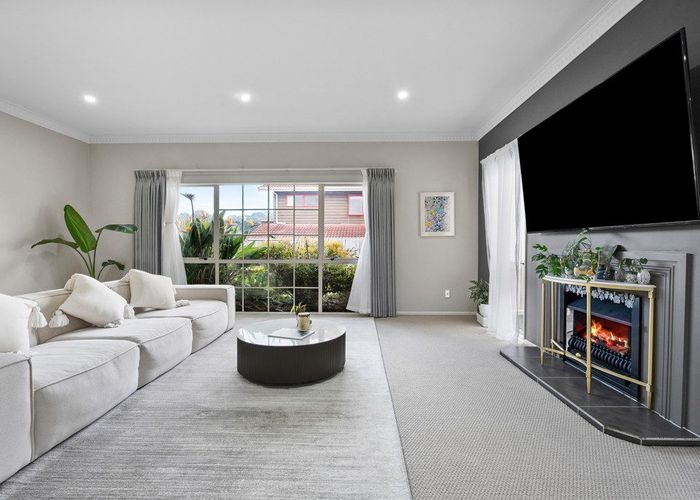  at 8 Cuthill Close, Albany, North Shore City, Auckland