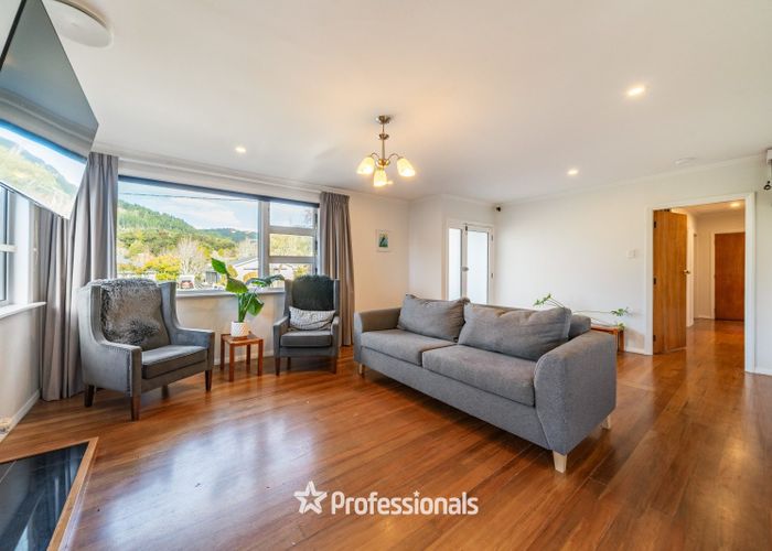  at 14 Pinehaven Road, Pinehaven, Upper Hutt, Wellington