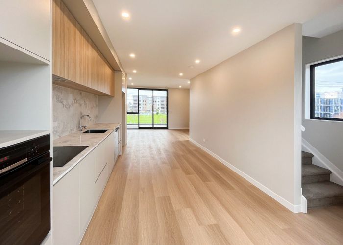  at 6/218 Lake Road, Northcote, North Shore City, Auckland