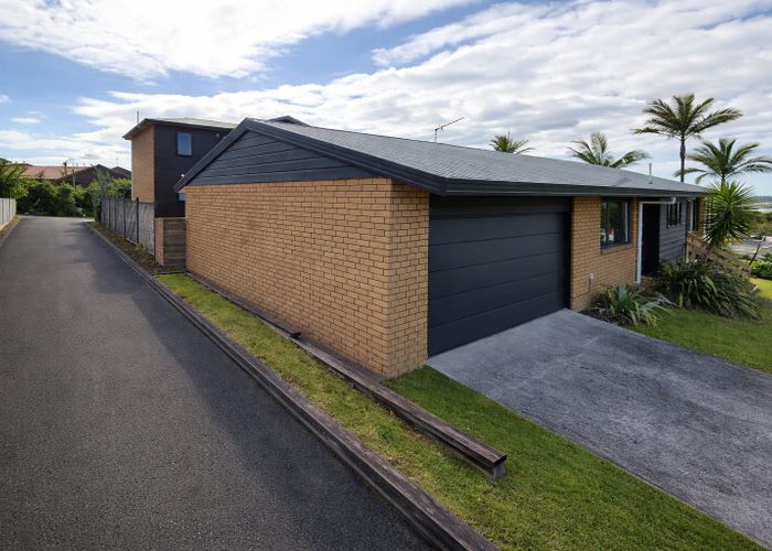  at 42 Westpark Drive, West Harbour, Waitakere City, Auckland