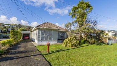  at 84 Oxford Street, Tawa, Wellington