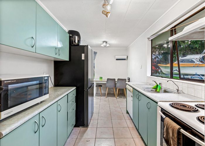  at 6 Crosby Road, West Harbour, Waitakere City, Auckland