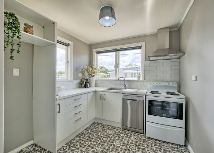  at 1/18 Benge Crescent, Clouston Park, Upper Hutt, Wellington