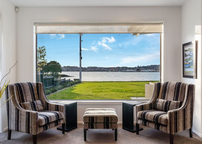  at 7 Kiwi Esplanade, Mangere Bridge, Auckland
