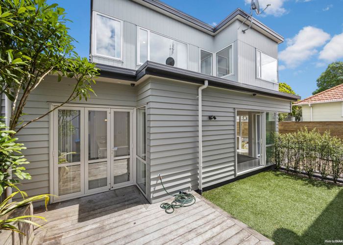  at 3B Anderson Avenue, Point England, Auckland