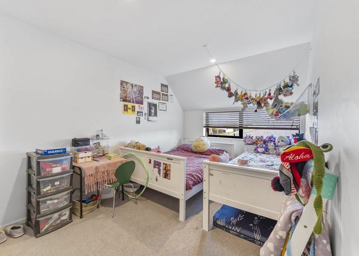  at 2/17 Hornbrook Street, Waltham, Christchurch