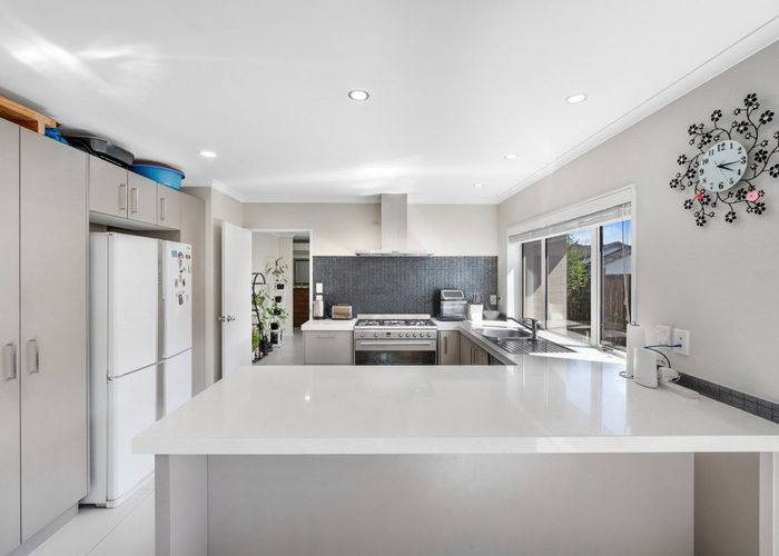  at 8 Reno Way, Flat Bush, Manukau City, Auckland