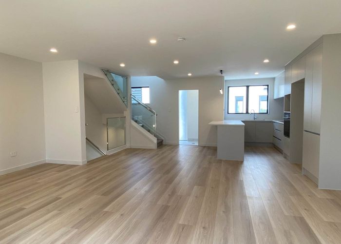  at 11/12 Onewa Road, Northcote, North Shore City, Auckland