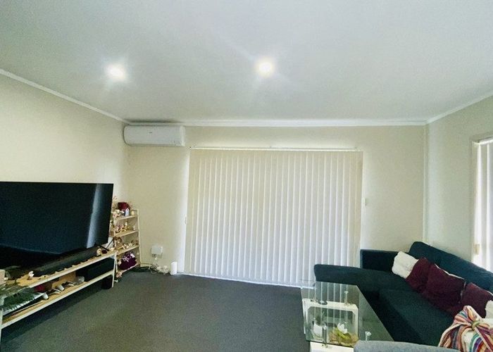  at 1/2098 Great North Road, New Lynn, Waitakere City, Auckland