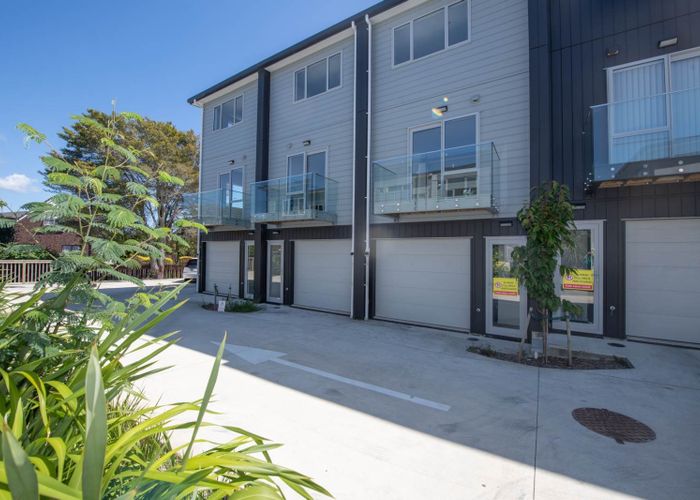  at 55B Edmonton Road, Henderson, Waitakere City, Auckland