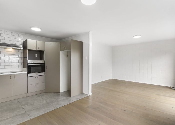  at 4/32 Mountain View Road, Western Springs, Auckland