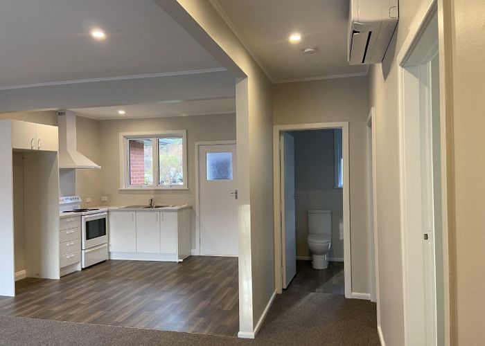  at 6 Mangaroa Hill Road, Maoribank, Upper Hutt, Wellington