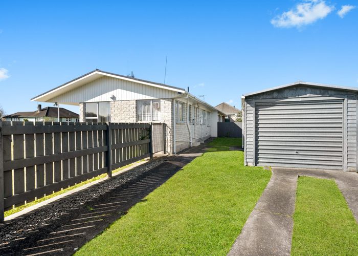  at 6 Montgomery Crescent, Bader, Hamilton