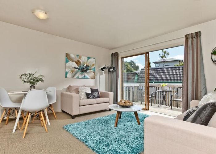  at 1/62 Carlisle Road, Browns Bay, Auckland