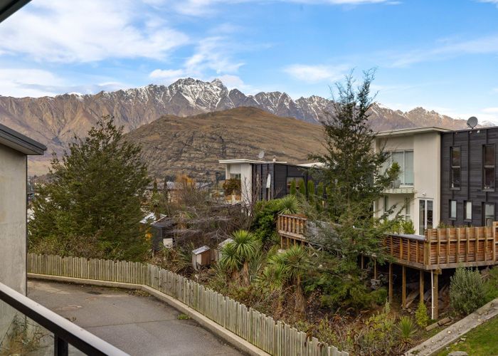  at 10 St Laura's Lane, Queenstown Hill, Queenstown-Lakes, Otago