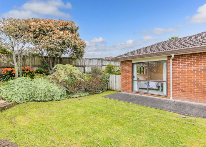  at 6 Fleetwood Drive, Henderson, Auckland