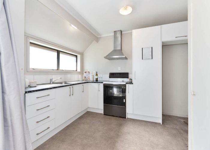  at 2/180 Green Lane West, Greenlane, Auckland
