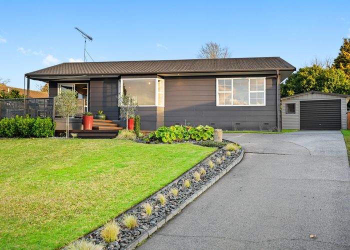  at 39 Sheridan Crescent, Leamington, Cambridge