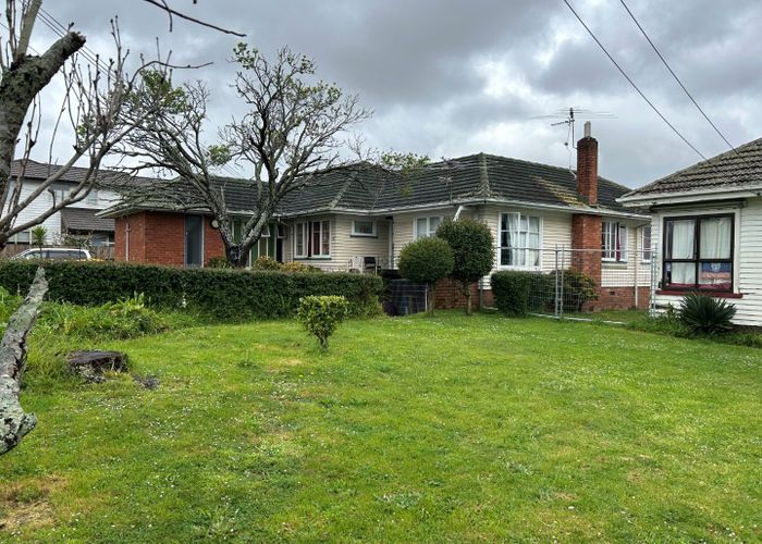  at 52 Weymouth Road, Manurewa, Manukau City, Auckland