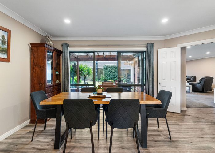  at 72 Lothian Brae, Wattle Downs, Auckland