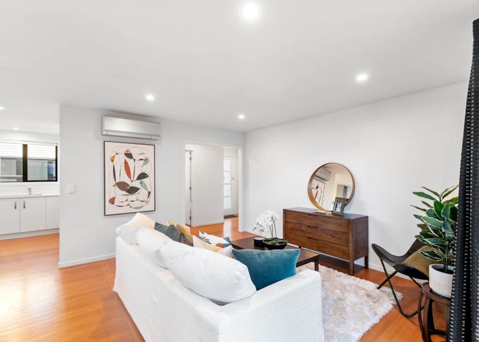  at 18 Tamatea Avenue, Point England, Auckland