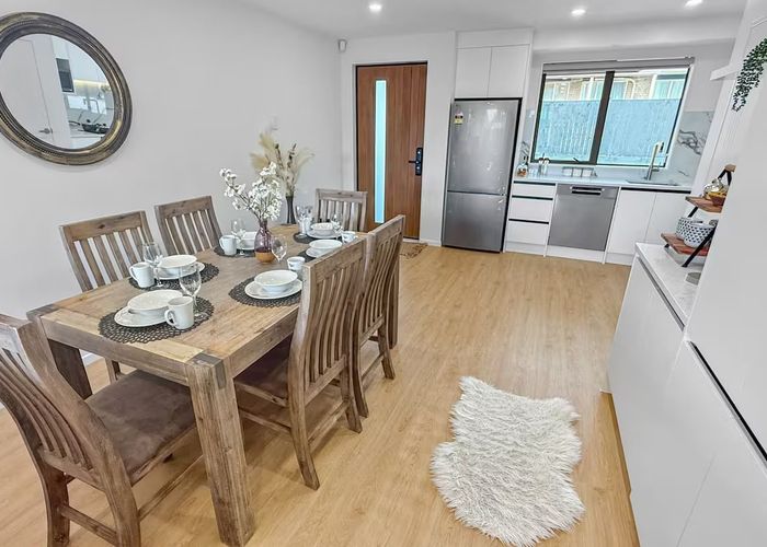  at 8A Nedlands Place, Burswood, Auckland