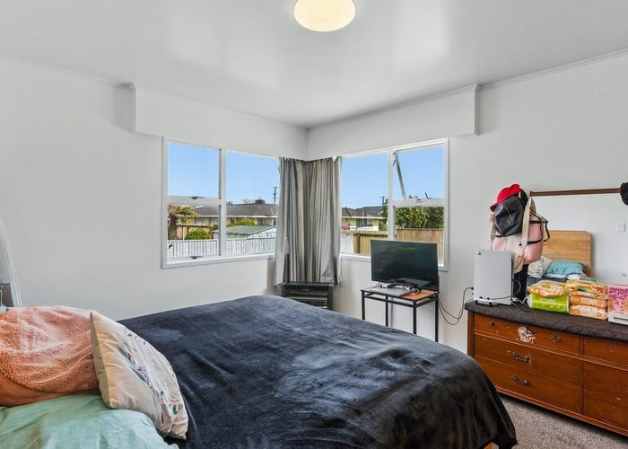  at 0 Sh57 Levin Shannon, Levin