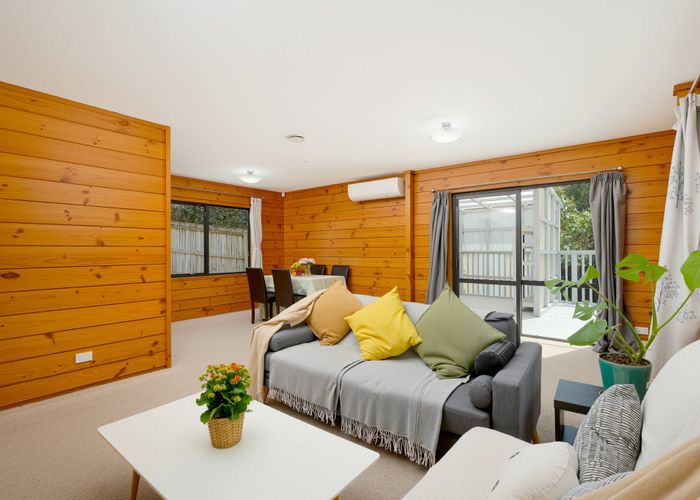  at 5/7 Duncan Avenue, Te Atatu South, Waitakere City, Auckland