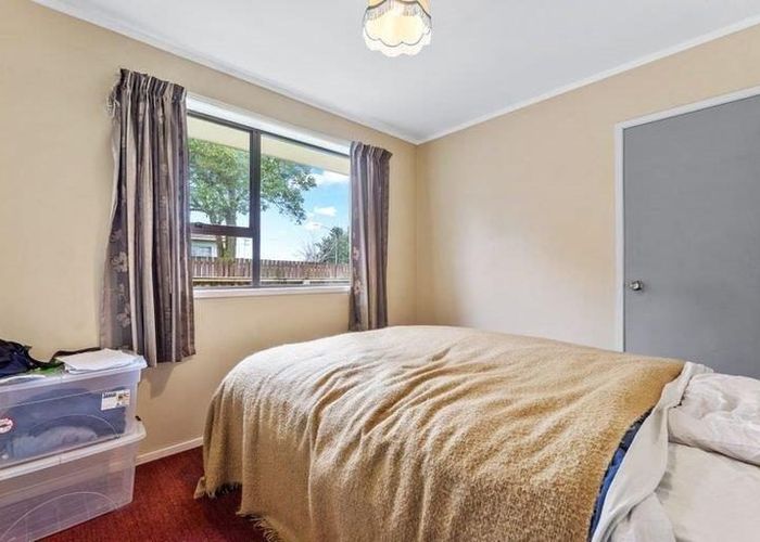  at 9 Walter Strevens Drive, Conifer Grove, Takanini