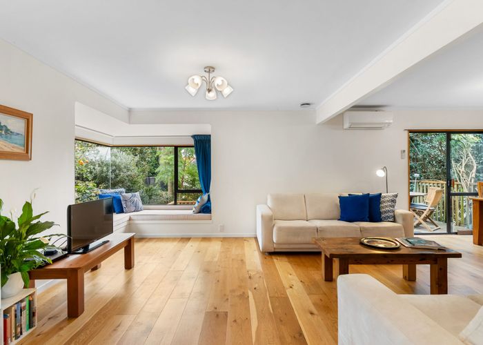  at 2/120 Riddell Road, Glendowie, Auckland