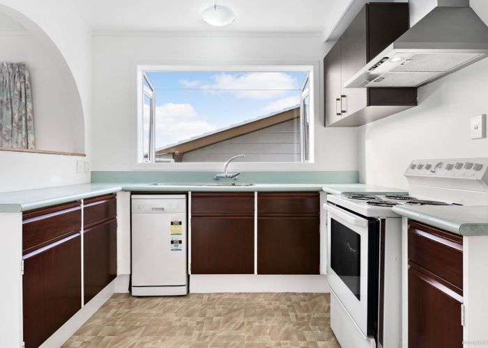  at 2/91 Diana Drive, Glenfield, Auckland