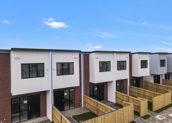  at 4 Aumarire Lane, Favona, Manukau City, Auckland