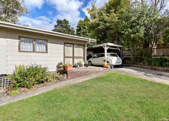  at 16 Deverell Place, Northcross, Auckland