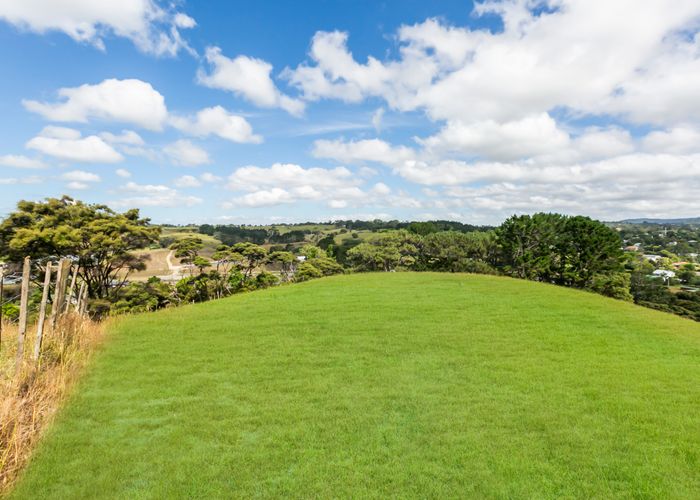  at 122 Waitakere Road, Henderson