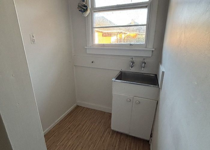  at 5/2 Godley Road, Green Bay, Waitakere City, Auckland