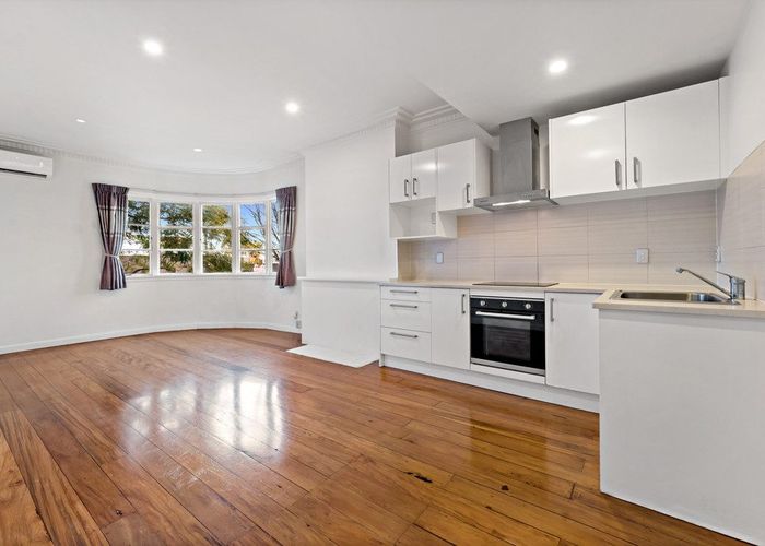  at 2/886 Dominion Road, Mount Eden, Auckland City, Auckland