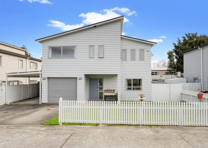  at 22G Manuka Road, Glenfield, Auckland