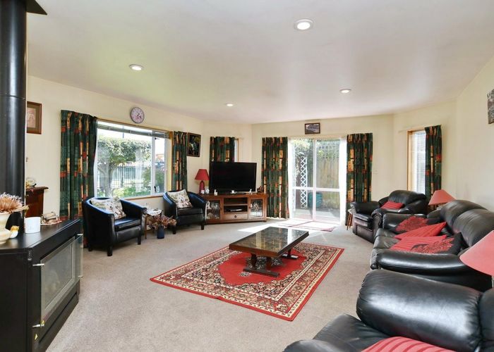  at 30 Farnswood Place, Redwood, Christchurch City, Canterbury