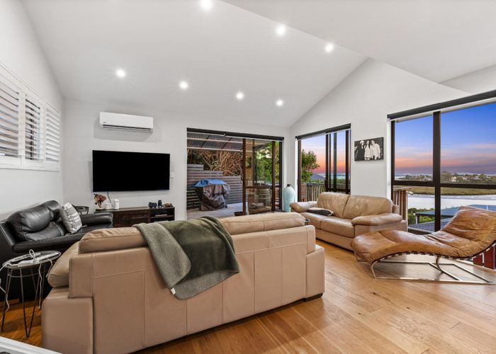  at 17a Constable Lane, West Harbour, Waitakere City, Auckland