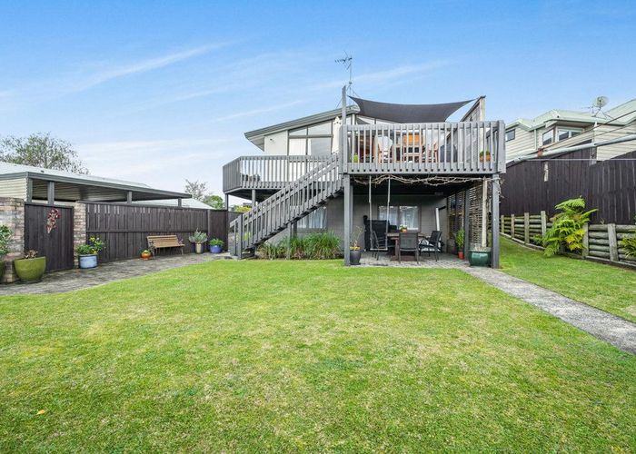  at 14 Vincent Place, Dinsdale, Hamilton