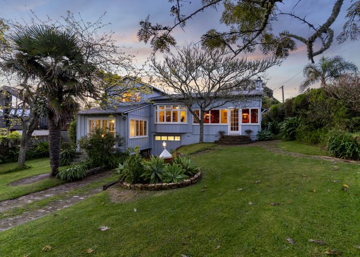  at 1 Westbourne Road, Murrays Bay, North Shore City, Auckland