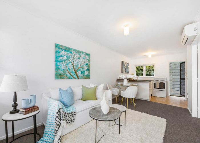  at 2/30 Halston Road, Mount Eden, Auckland City, Auckland